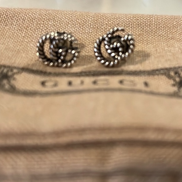 Authentic Gucci Marmont stud earrings. - Picture 7 of 11